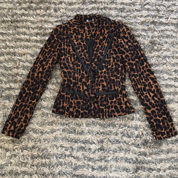 Paper Tee Jackets & Blazers - NWOT! 🐆Leopard Print Suit Jacket🐆 Size XS